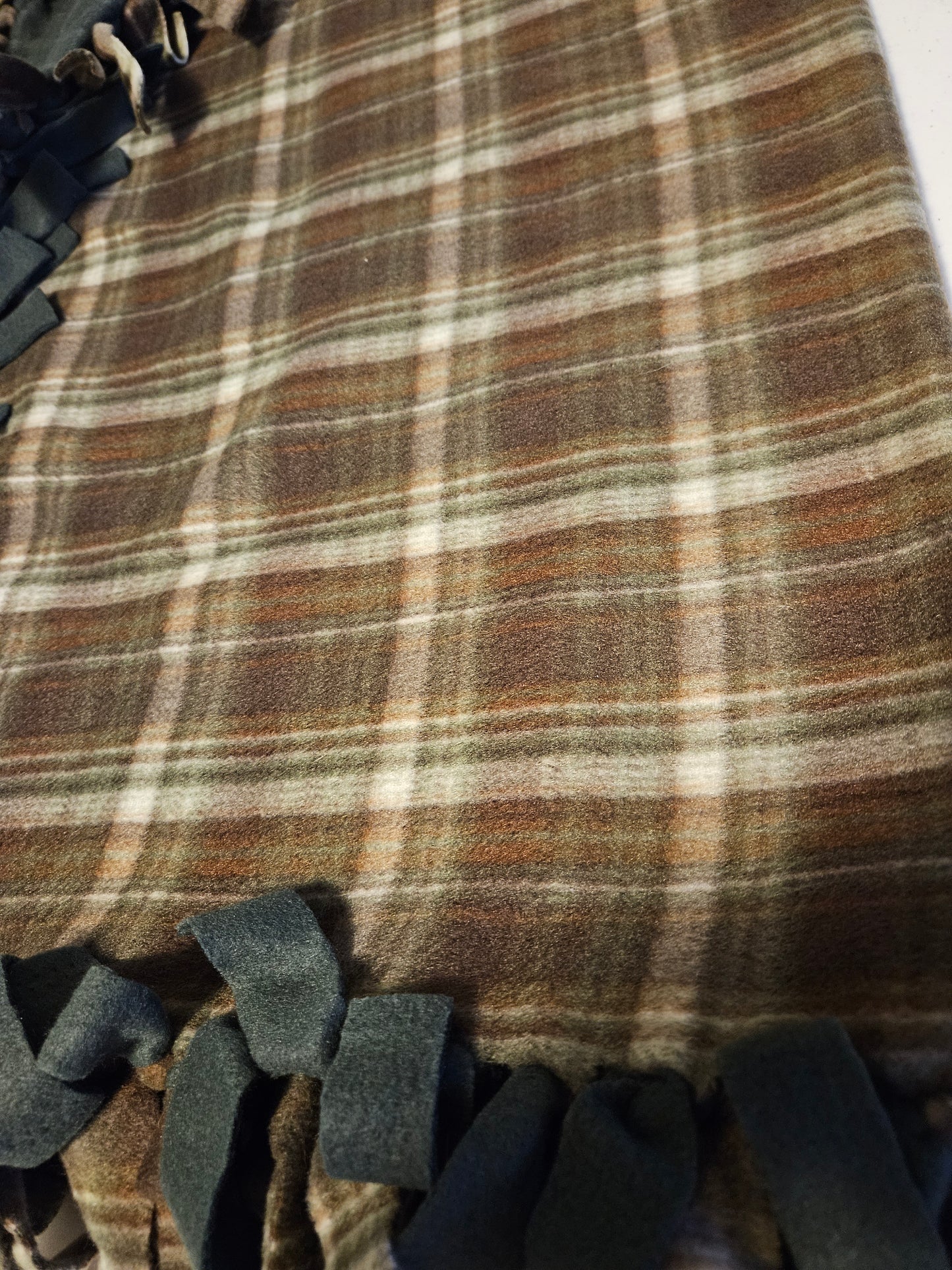 Handmade Hand tied Plaid blanket Huner green