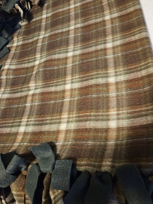 Handmade Hand tied Plaid blanket Huner green