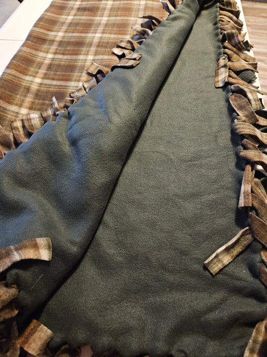 Handmade Hand tied Plaid blanket Huner green