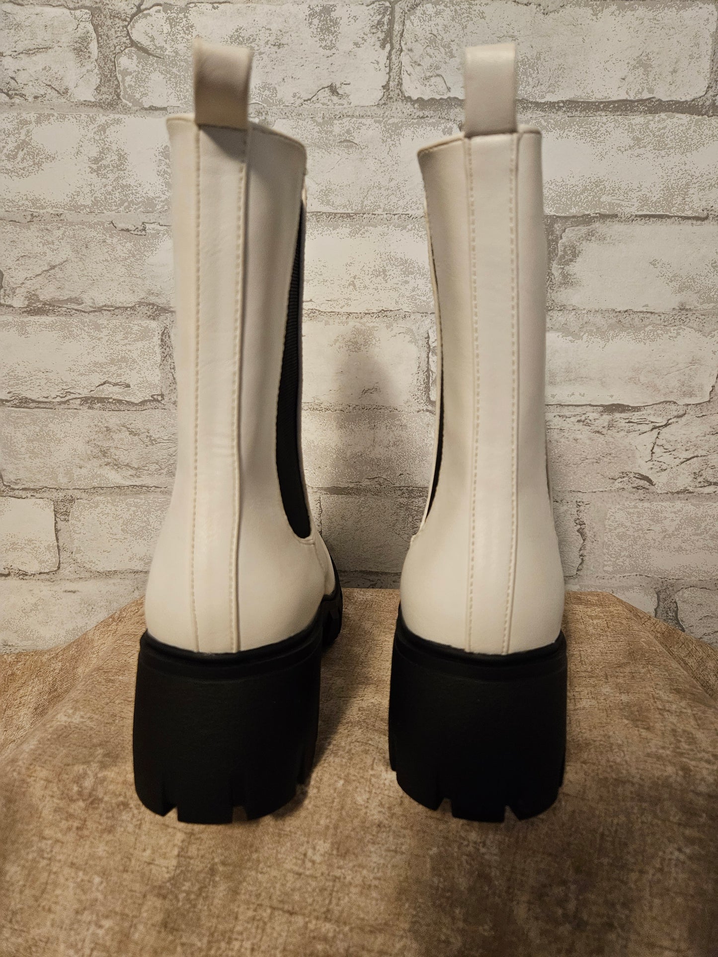 IDIFU Women's Chelsea Ankle Boots White