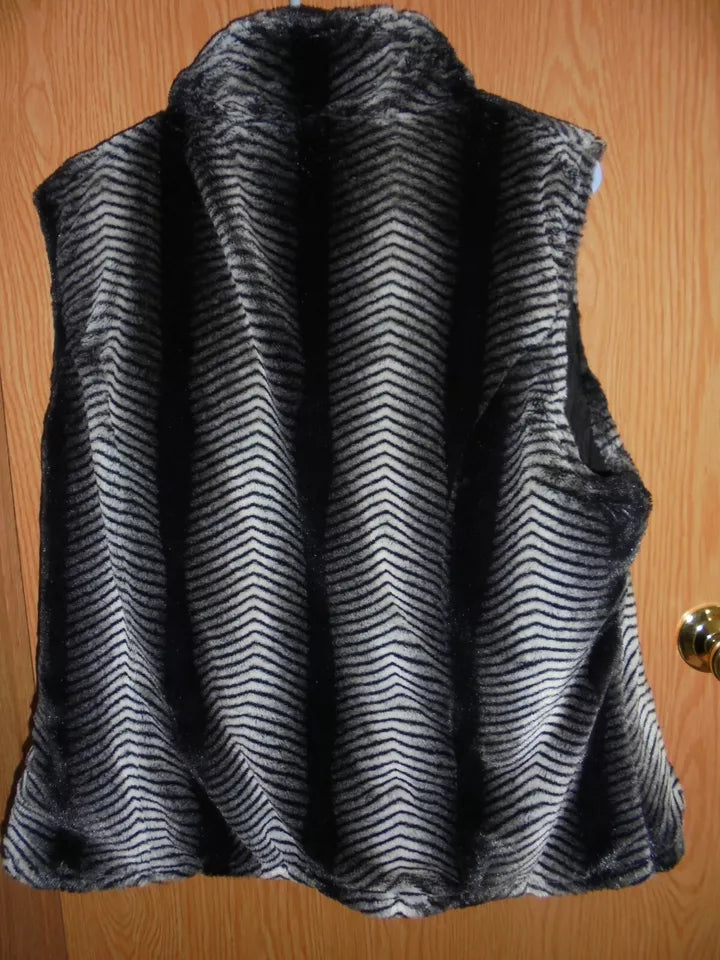 Women's Faux fur zebra print reversible outdoor vest